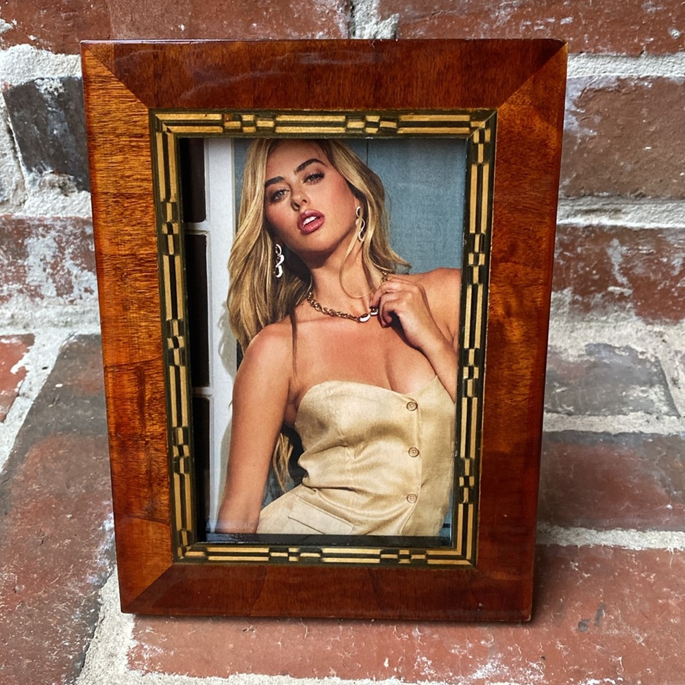 Sicura Italian Designs Inlay Wood Photo Frame for 4” x 6” photo